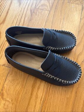 Elephantito sz 12 Leather Moccasin Loafers in Navy with Contrast Stitching